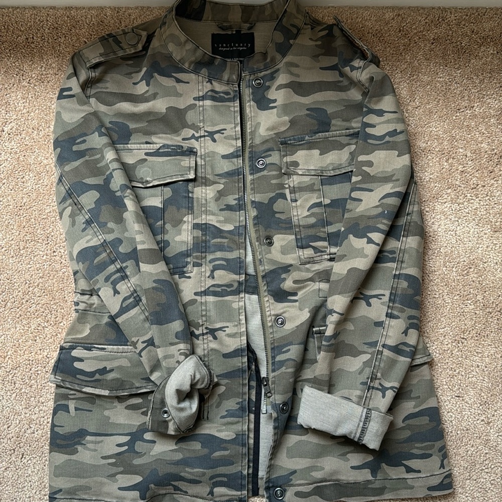 Sanctuary camo jacket size small